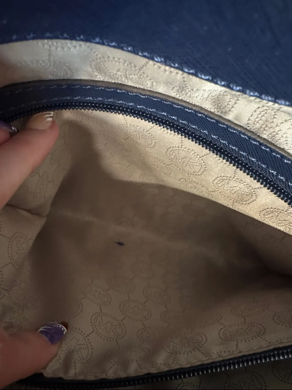 Michael Kors Jet Set Medium Snap Pocket Leather Tote